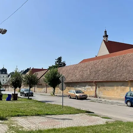 Privatny Domcek V Historickom Centre Trnava